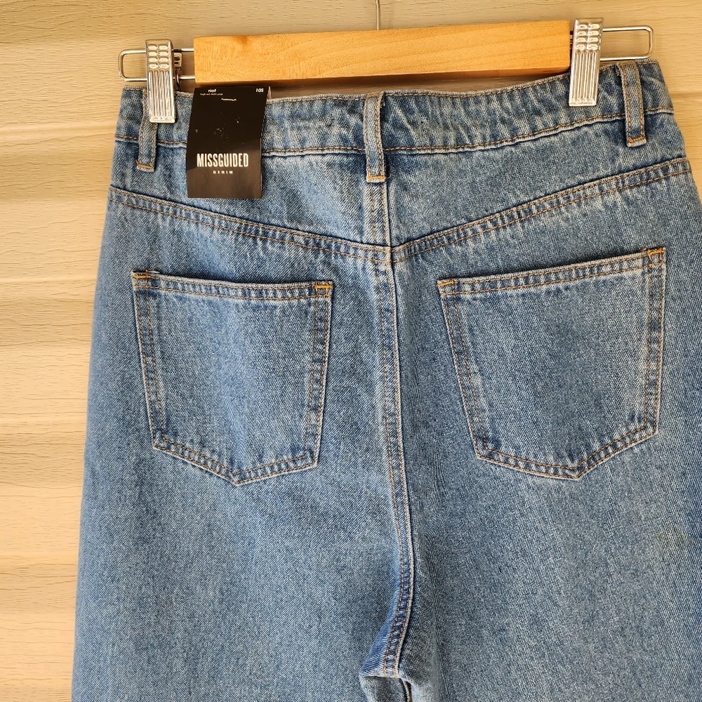 Missguided petit riot high waisted mom jeans - Picture 9 of 14